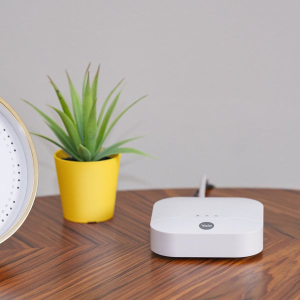 Yale Smart Home Living: 